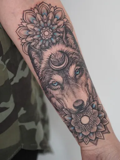 Wonderland studio tatuażu i piercingu